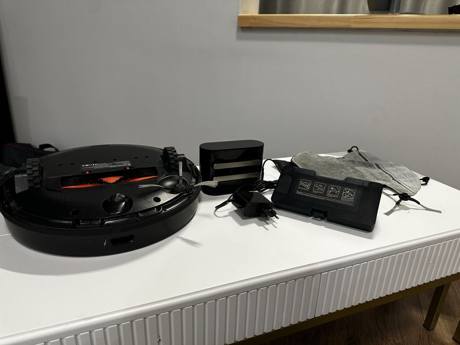 Продам Робот пылесос xiaomi Mi Robot Vacuum-Mop P