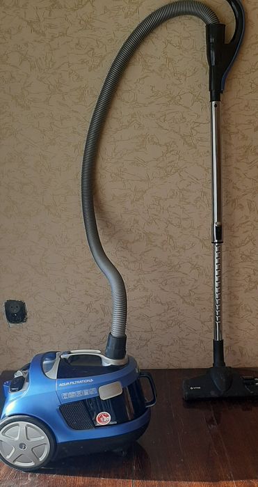 Продам пылесос Vitek Vt1886b