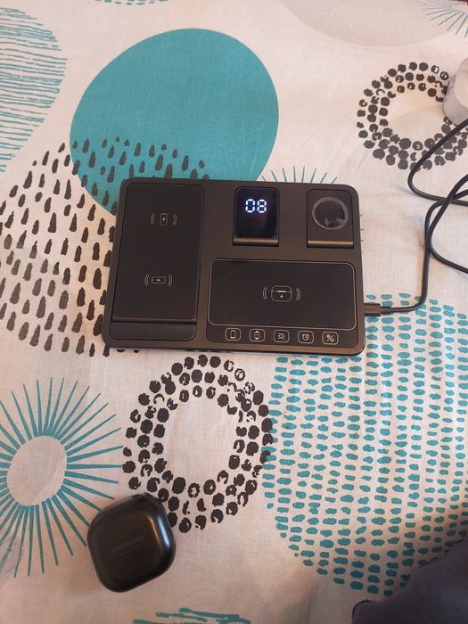 R11S wireless charger 4 in 1