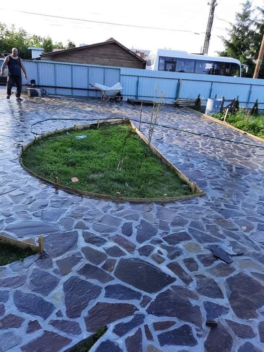 Vand și montez piatră de munte