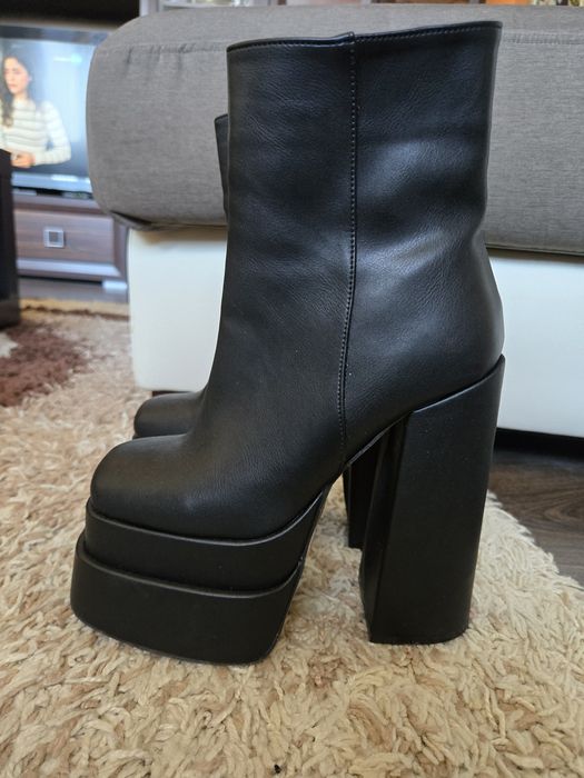 Боти високи супер актуални