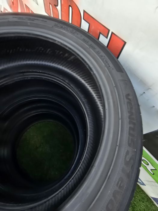 245 40 18 hankook