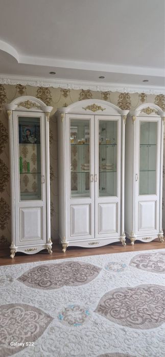 Продается гарнитур