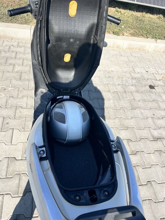 Scuter Honda Lead 2009 | 24.000 km  | Gata de drum