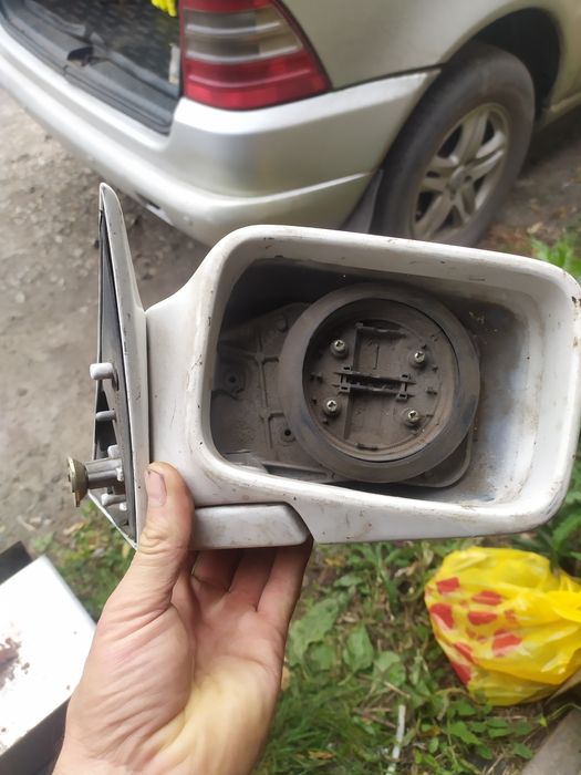 Продам зеркало БМВ Е34