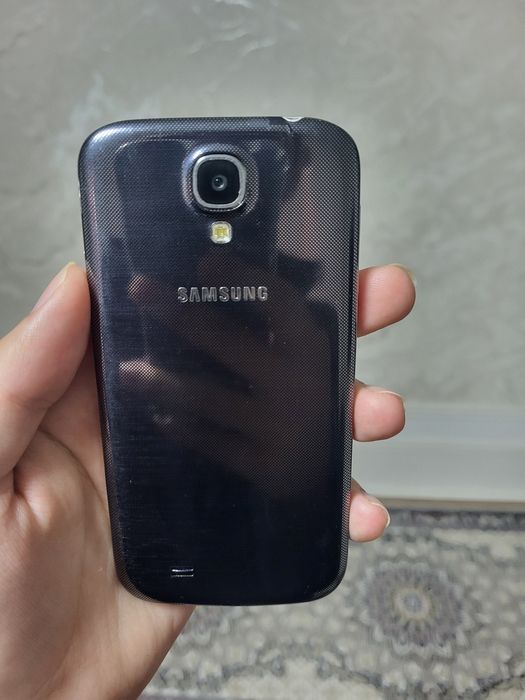 Samsung S4 + 2gb fleshka