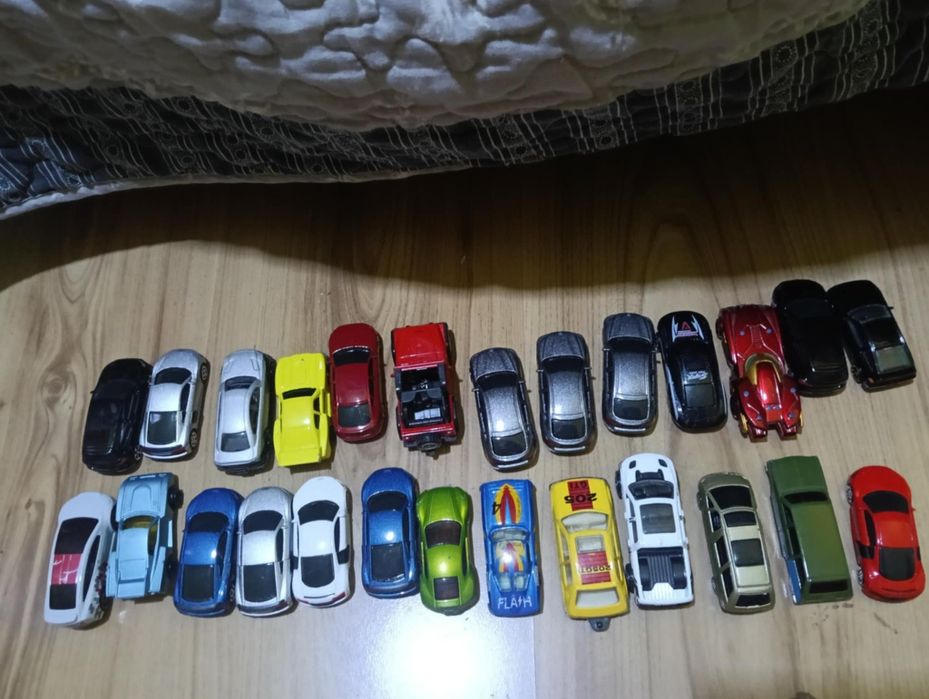 Colecție mașinuțe de fier/250 bucăți