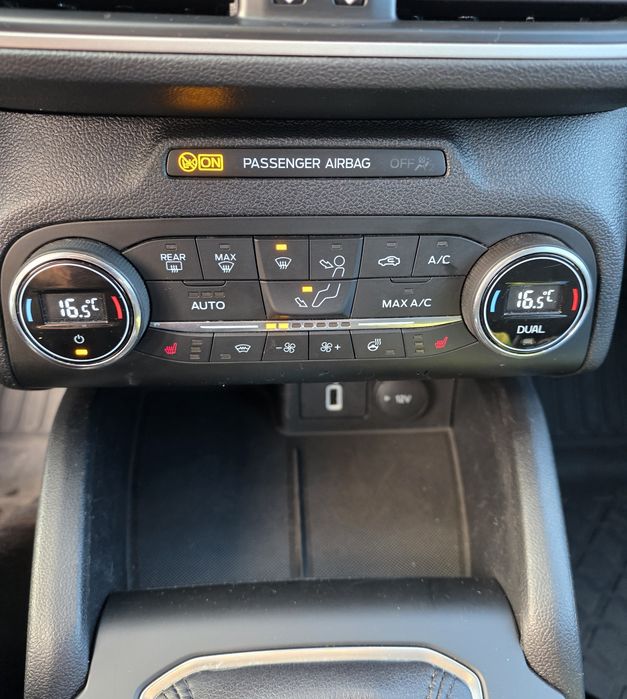FORD Focus 2019 — imagine 5