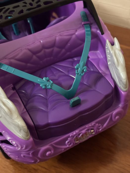 машина монстер хай