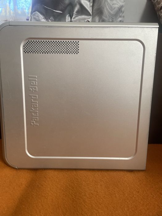 Vand carcasa pc de la packard bell