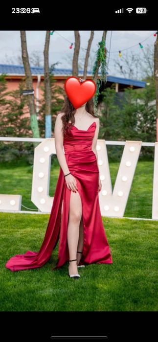 Rochie roșie elegantă