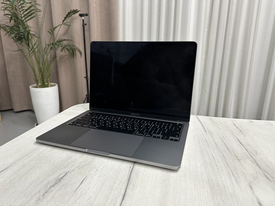 MacBook pro m2 8ga 256 GB