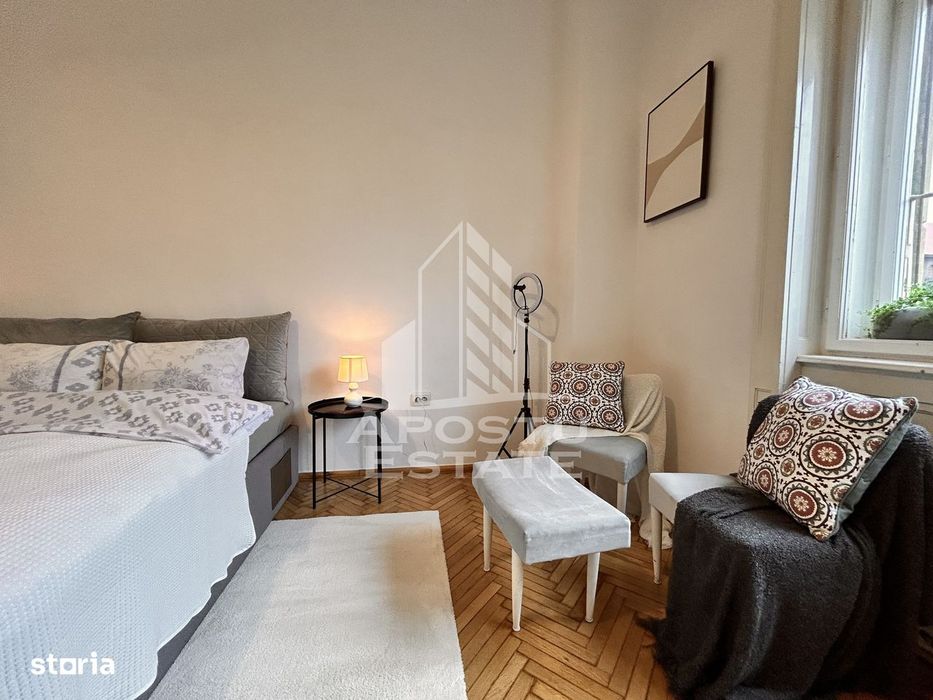 Apartament, spatios etaj 1, vedere in Piata Victoriei