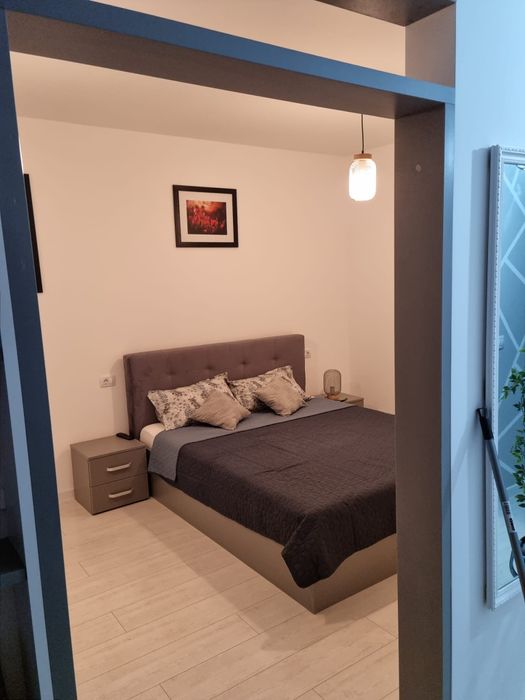 Închiriez garsoniera