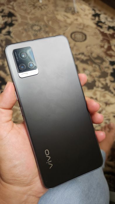 На запчасти Vivo V21 5G