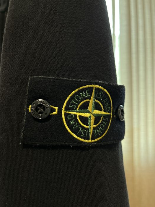 Продавам мъжка пуловер Stone Island