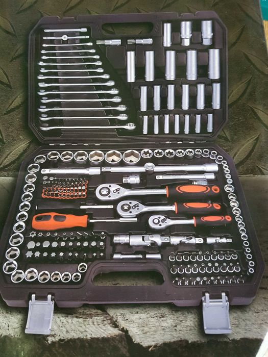 Trusa Scule in Valiza cu 3 clicet -HITMAN  216 buc .. Professional .