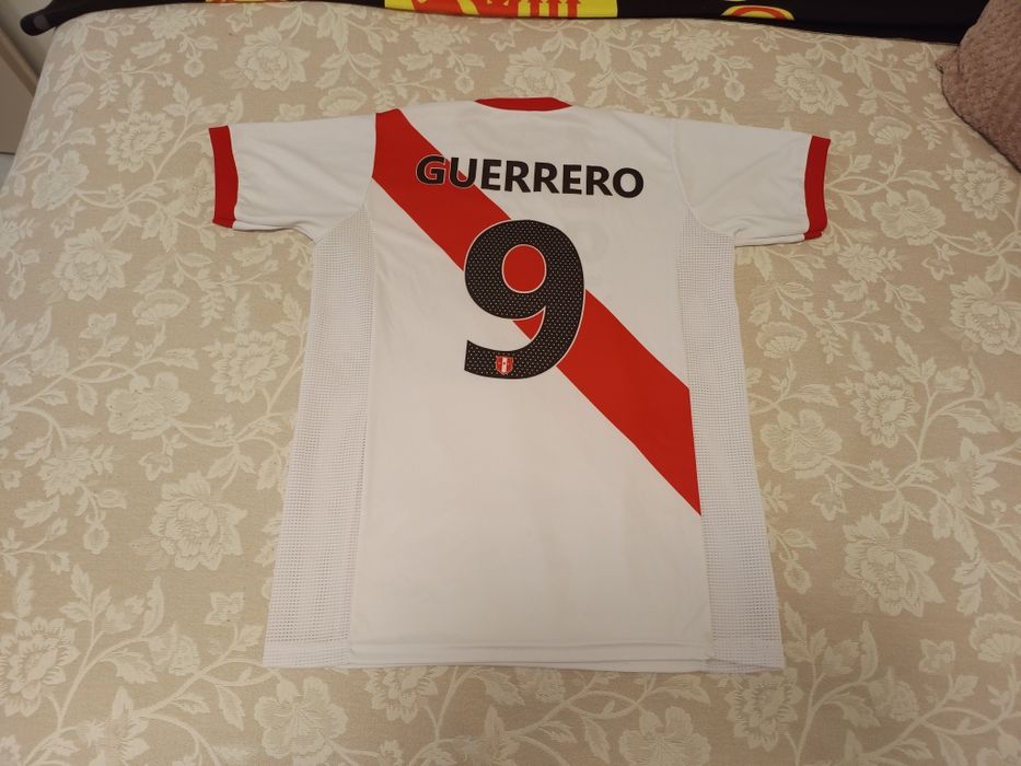 Футболна тениска на Перу!