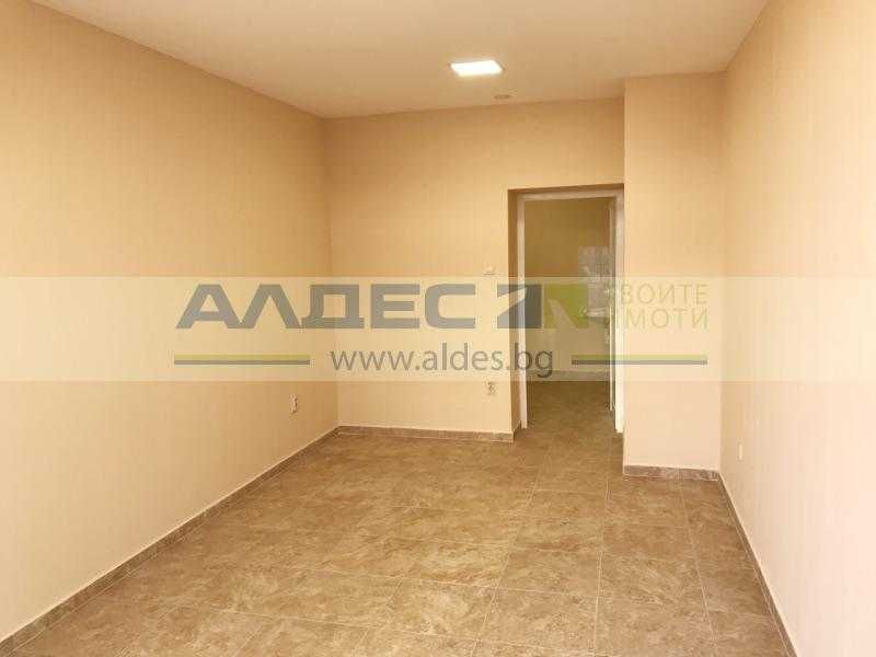 Дава се под наем Магазин в София, Център - 40 кв.м за 550 € - Снимка #1