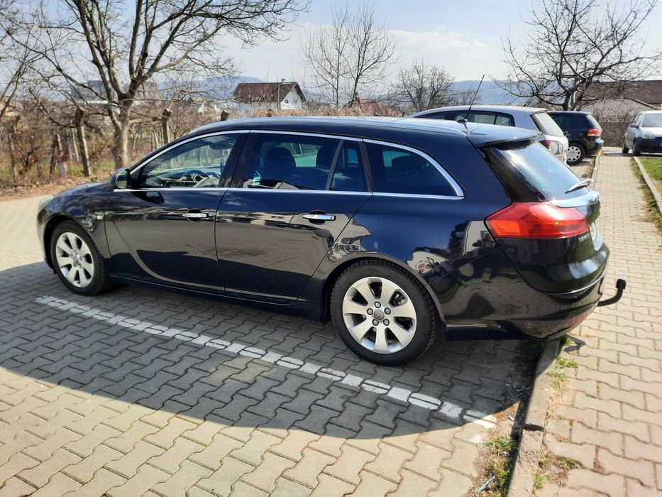 Opel Insignia Sports Tourer 2011