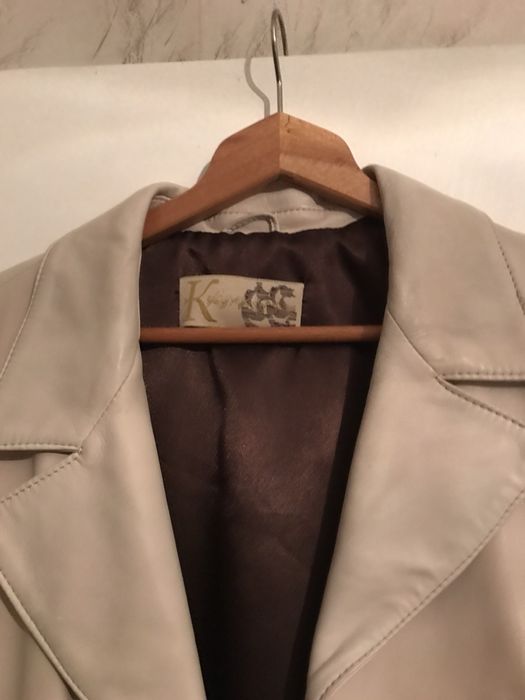 Дамско манто от бяла кожа