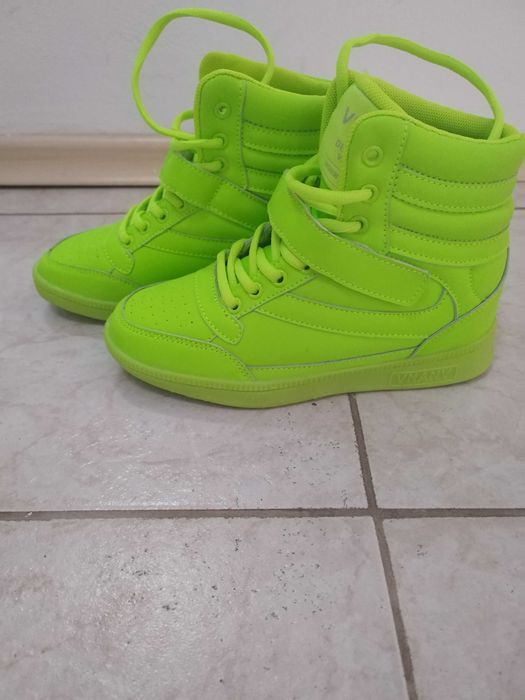 Дамски високи кецове