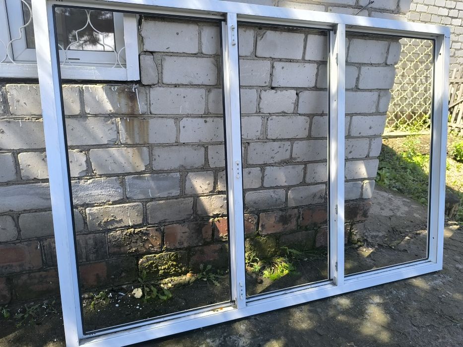 Пластиковые рамы без стекол б/у