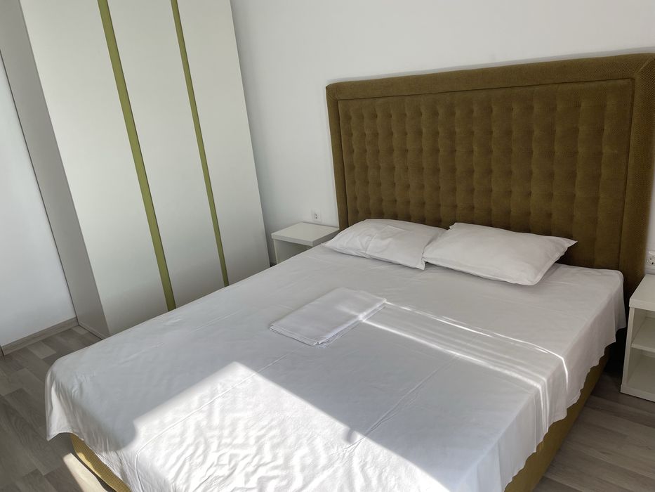Inchiriez apartament 2 camere Mamaia Summerland termen lung