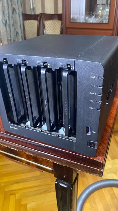 Сервер с базой 2 тыс. фильмов