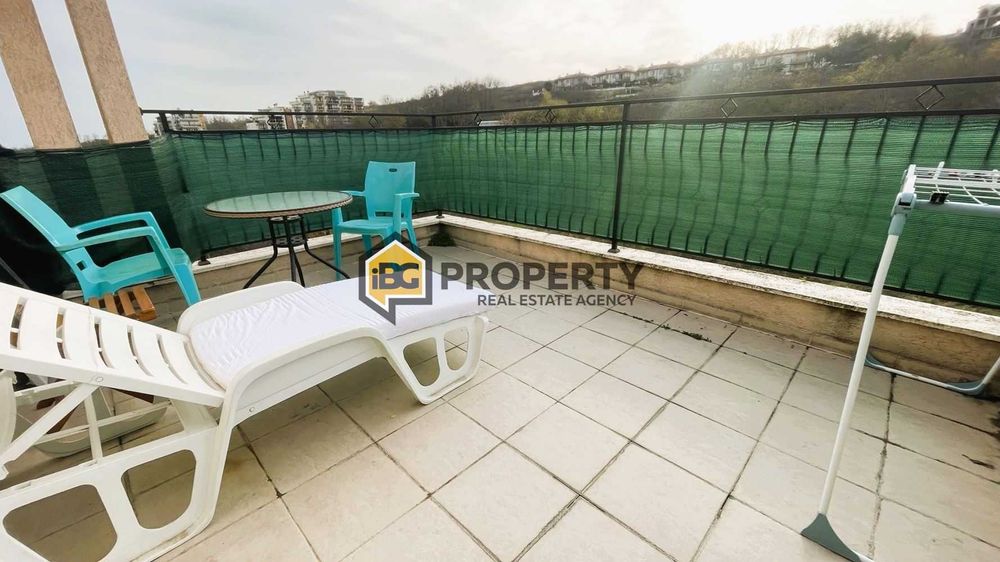 Едностаен, панорамен - две тераси