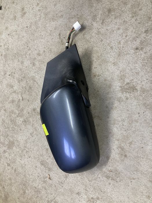 Дясно огледало за тойота авенсис т25/Toyota avensis T25 03-05г