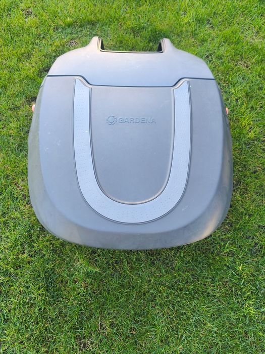 Garaj robot Gardena tuns tăiat iarba gazon