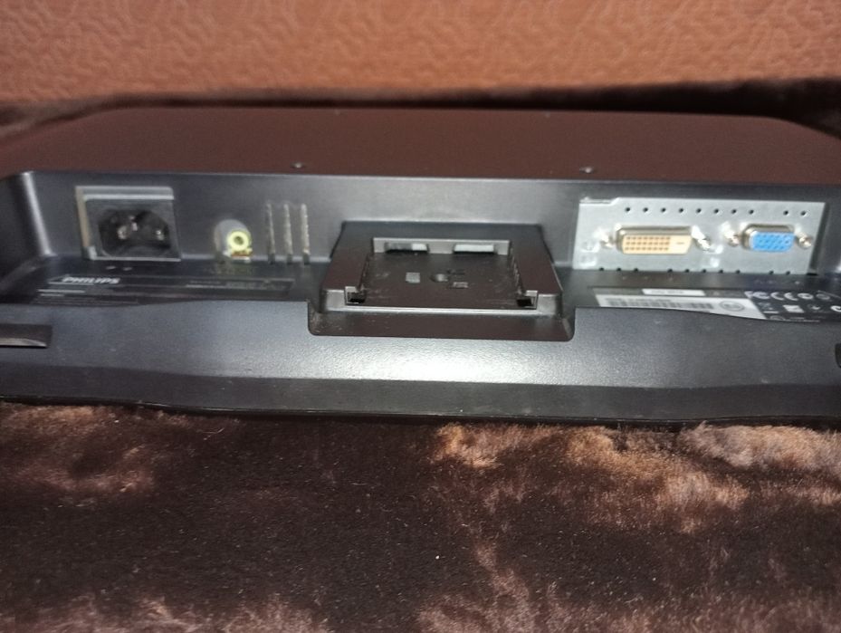 Монитор (23д) Phillips 236V4L