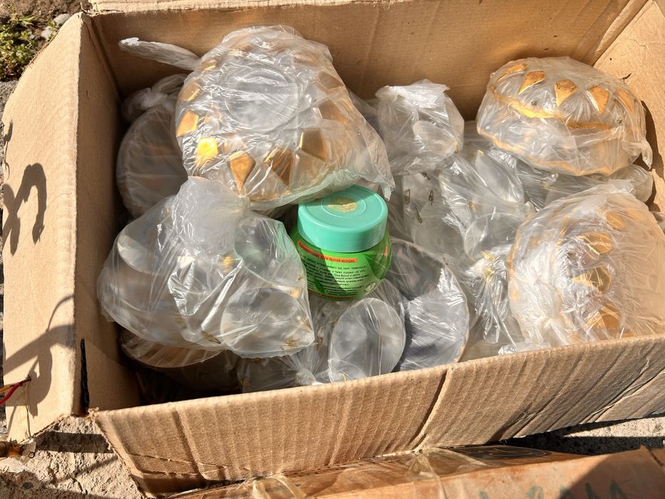 Продаются 2 люстры полный комплект