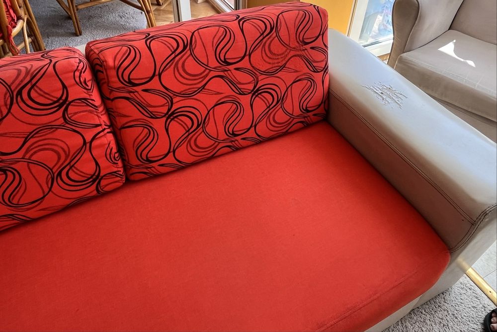 ПОДАРЯВАМЕ! Изпозлван разтегателен диван ПАРАЛЕЛ