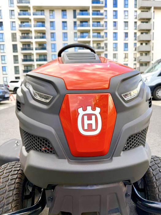 Tractoras de tuns iarba Husqvarna Profesional Clear Cut BS