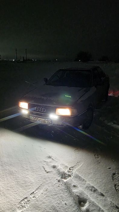 Ауди 80 в хорошем состоянии, масло от замена до замена, печка