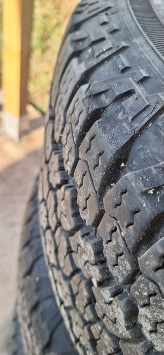 Автомобилни Гуми за джип