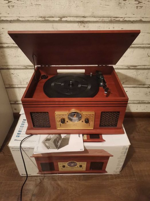 Продавам Karcher грамофон/радио/касетофон/USB/CD чисто нов