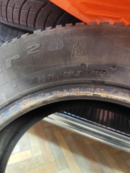 Продавам зимни гуми TOYO 185/60/15 dot 2318