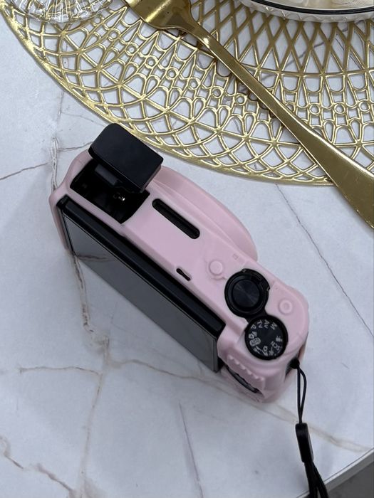 Продаю камеру canon 740hs