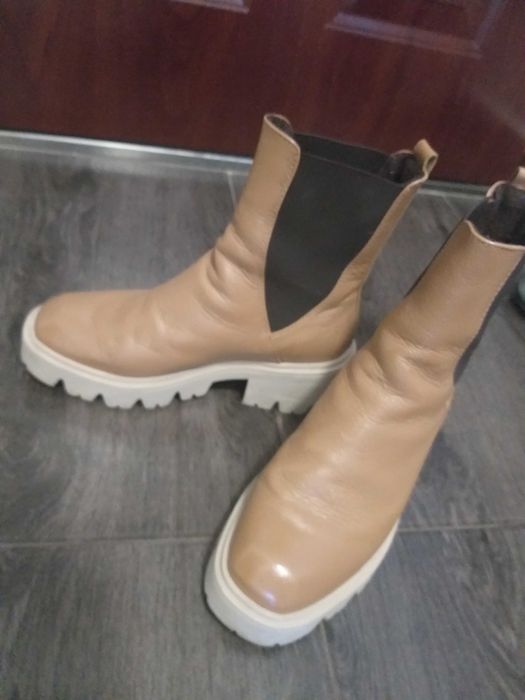 Дамски кожени боти