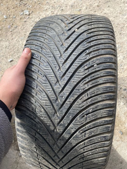 Продавам 4 броя гуми 255/35 R19