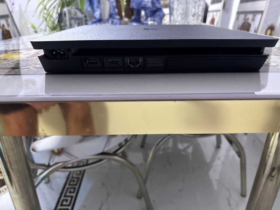 PS4 playstation 4 slim