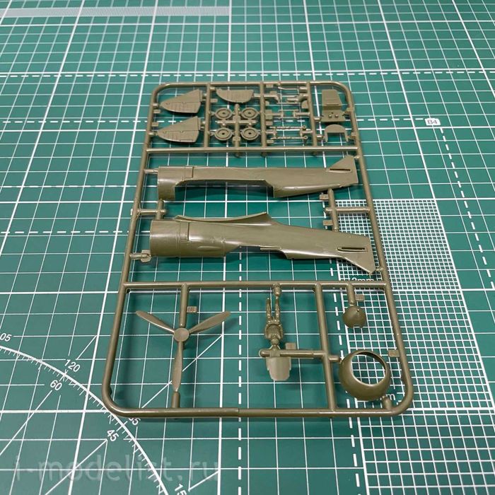 Сборная модель самолета Ла-5ФН (Smer, 1:72)