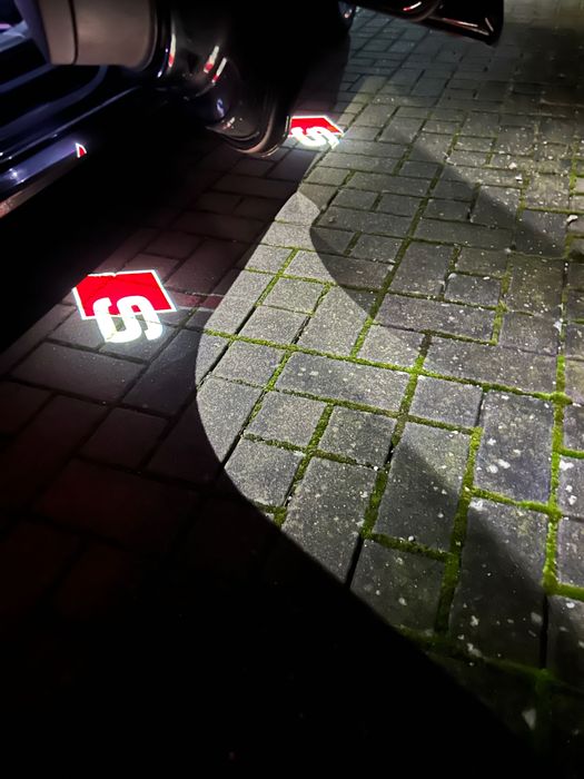 Оригинални лампички за врати на Ауди А4