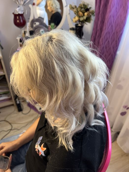 Ofer servicii de makeup si coafat pascani