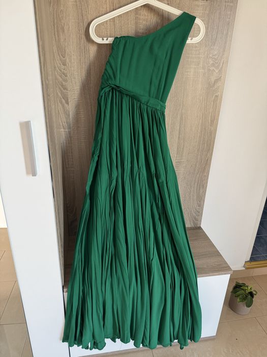 Дълга рокля с едно рамо