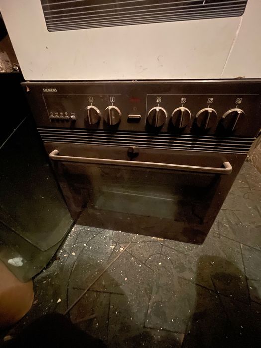 Cuptor și plită electrică marca Aeg și Siemens