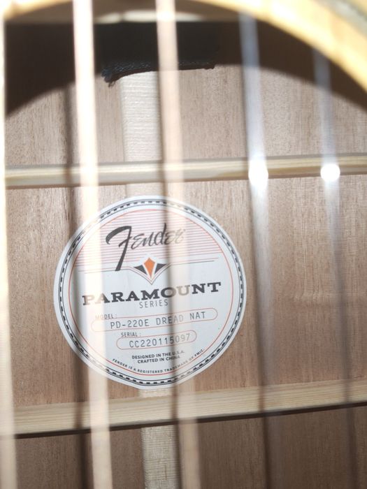 Гитара Fender Paramount